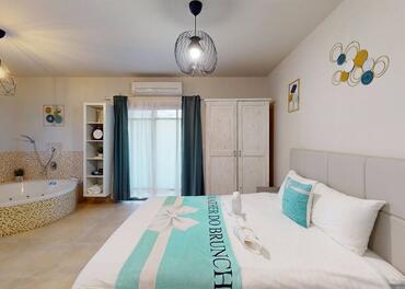 Тифани, свита 1